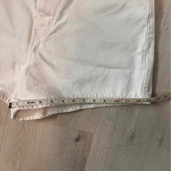 Levi’s High Rise Loose Shorts - Picture 13 of 16